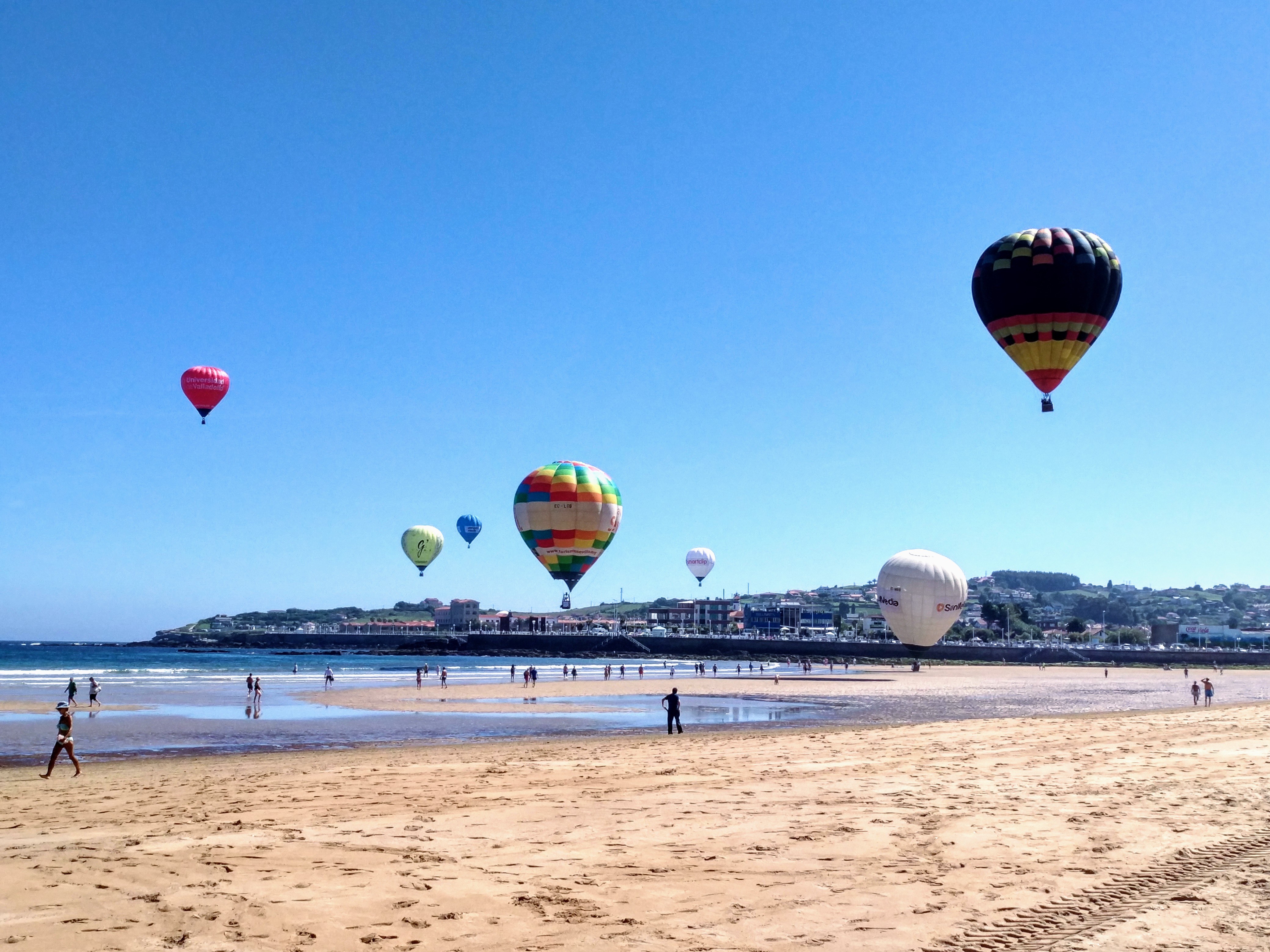 Surf en Playa de San Lorenzo en Gijón